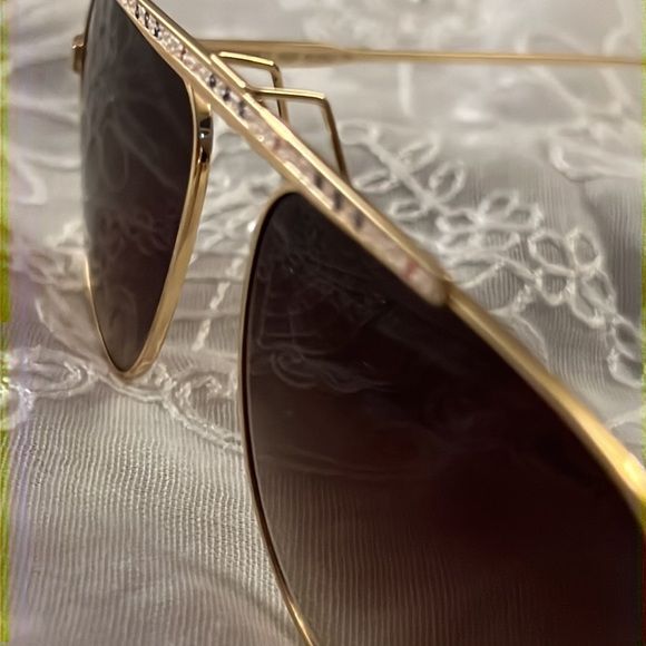 Burberry Sunglasses - Picture 3 of 6
